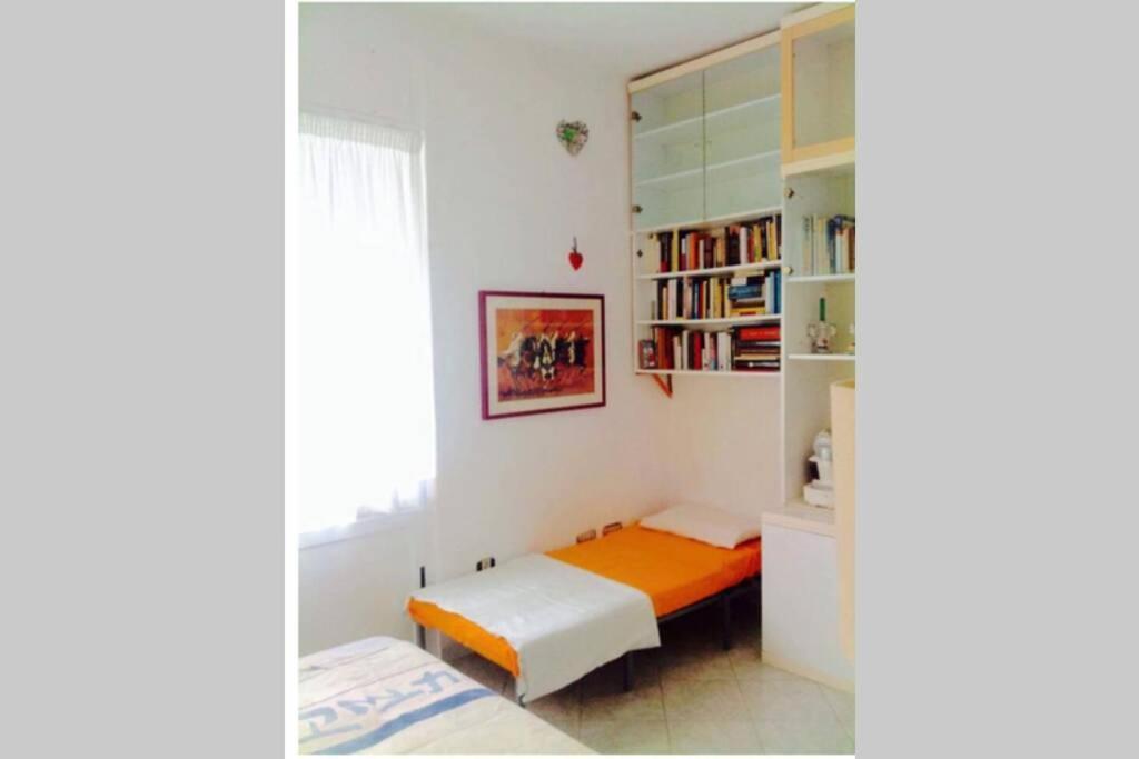 Cosy Studio Flat On The Seaside Leilighet Lido di Ostia Eksteriør bilde